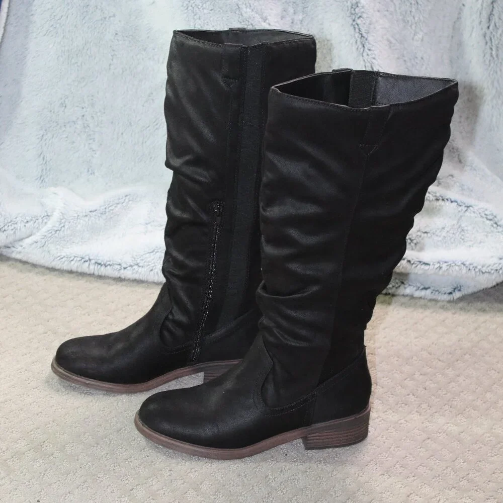 Unr8d Un ROWE2 Size 9W Black Fabric Stacked Heel Boots